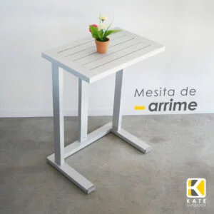 mesita de arrime